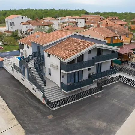 Natalija Apartment *