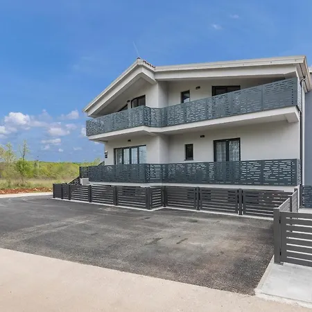 Natalija Apartment