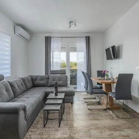 Natalija Apartment Porec